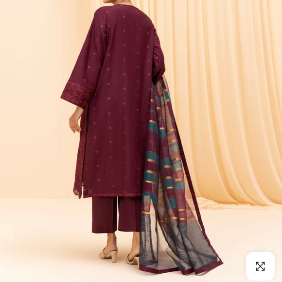 Sapphire 3 piece embroidered set - Picture 2 of 3